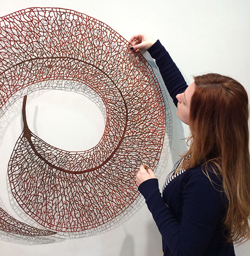 آثار حجم خلق شده با تکنیک دوخت و بافت توسط Meredith Woolnough / گزارش تصویری