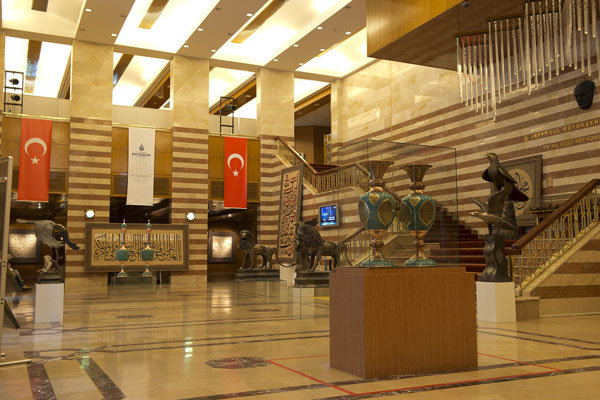تعویق برپایی نمایشگاه «از فرش تا عرش» در امارات
