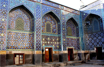 مرمت کاشیهای جنت سرا و سردر ورودی مجموعه شیخ صفی اردبیل