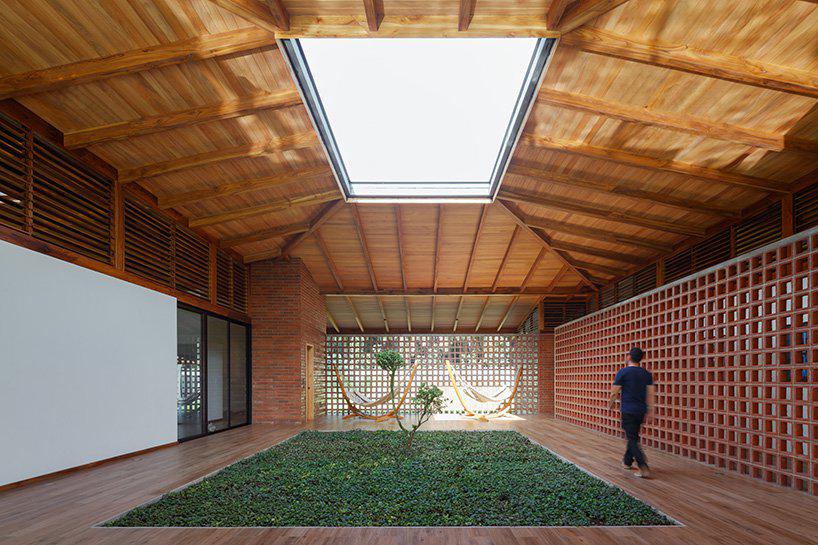 natura futuras house of silence features a central courtyard for meditation in ecuador