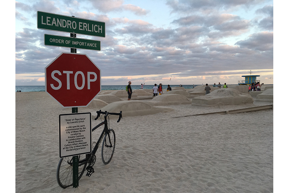 Leandro Erlich recasts the 21st century traffic jam in sand