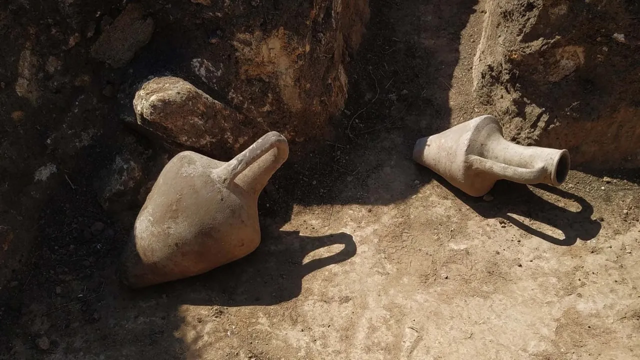 Ukrainian Soldiers Discover Archaeological Treasures While Digging Defenses in Port City Odessa