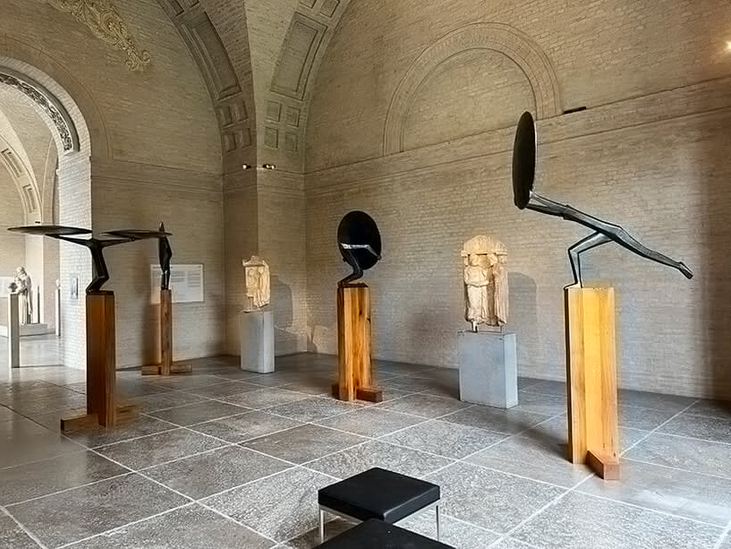 calatrava`s show at glyptothek interprets ancient greek statues through a modern lens
