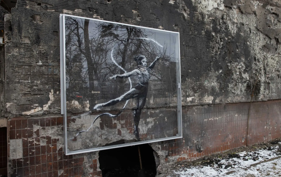 گرافیتی‌های «بنکسی»‌ روی ساختمان‌های جنگ‌زده اوکراین محافظت می شود