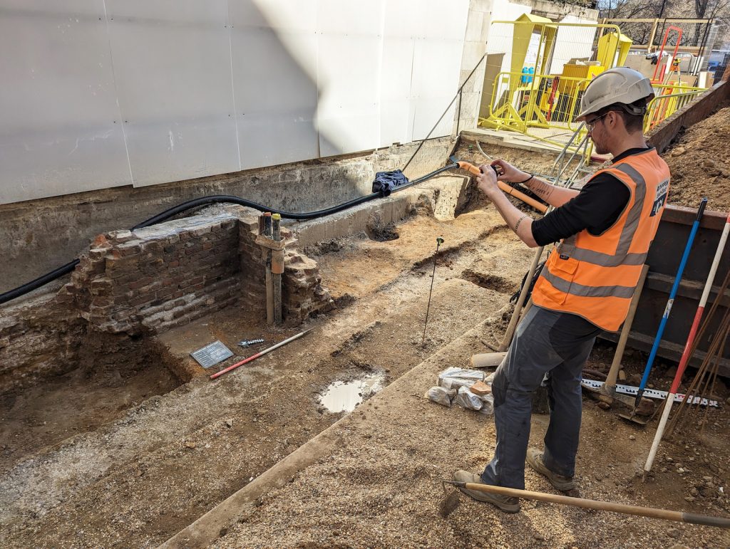 کشف بقایای شهر باستانی زیر گالری ملی لندن