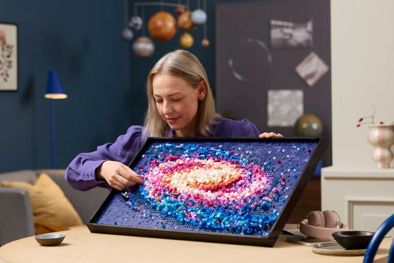This 3000+ brick LEGO Milky Way artpiece captures the chaos of our cosmic home