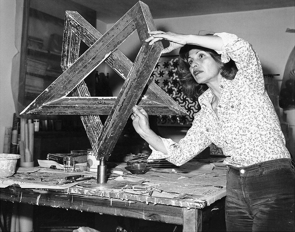 Tributes to Monir Shahroudy Farmanfarmaian, giant of contemporary Iranian art