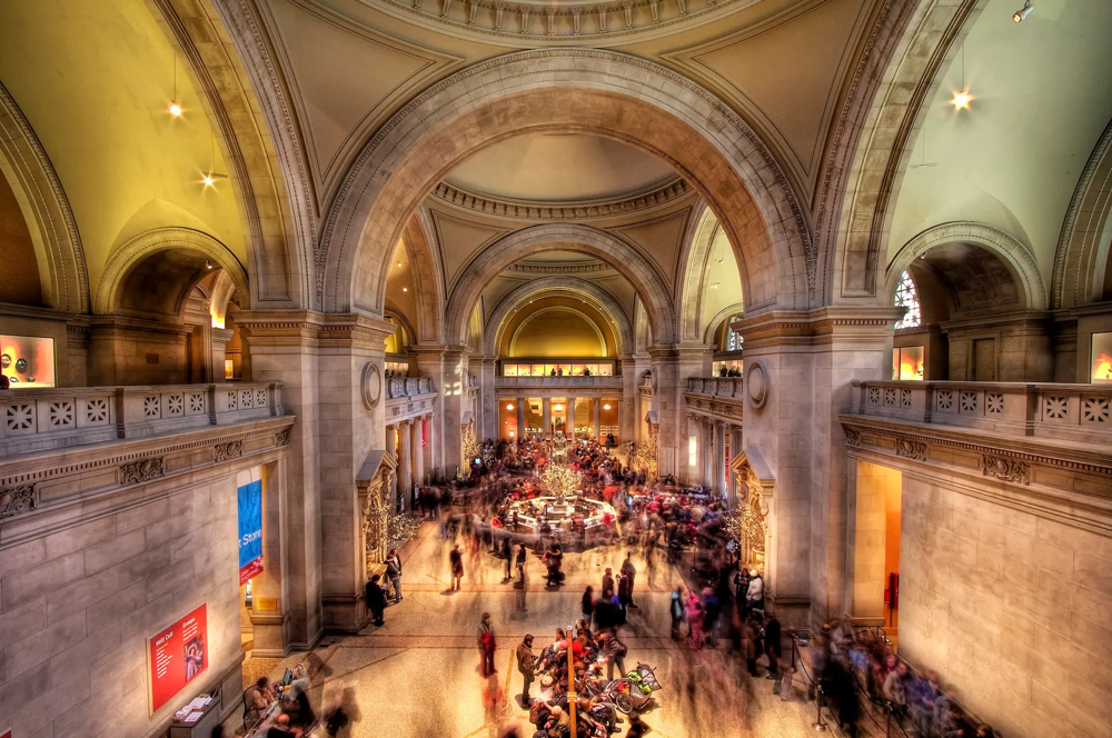 تالار بزرگ موزه متروپولیتن تغییر شکل می‌دهد