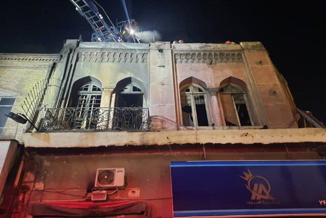 ساختمان ۸۰ ساله لالهزار از آتش جان سالم به در برد