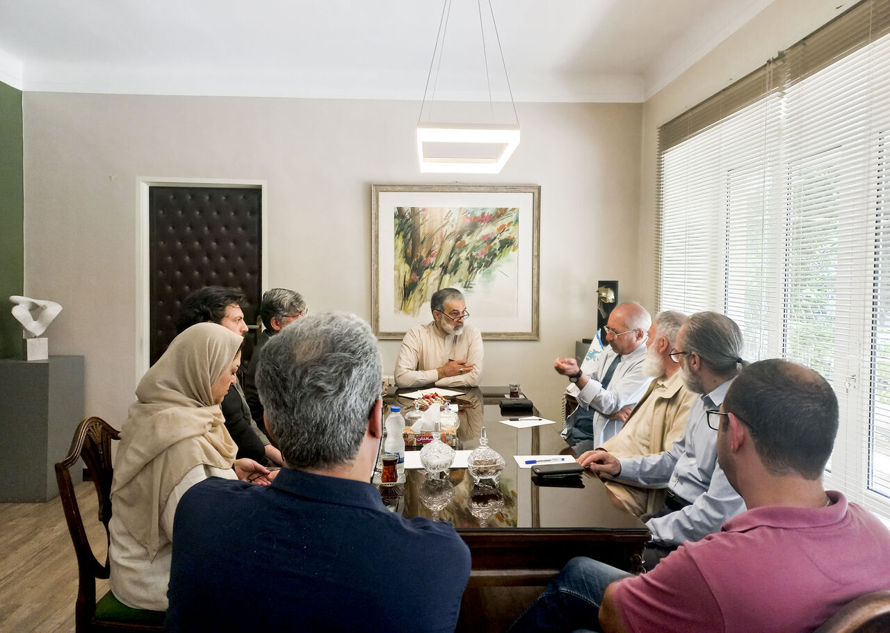 دیدار اعضای هیات مدیره انجمن صنفی طراحان گرافیک ایران با مدیرکل مرکز هنرهای تجسمی وزارت فرهنگ و ارشاد اسلامی