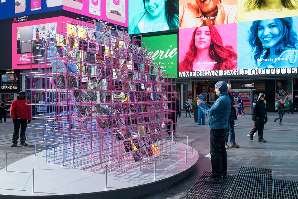 800-lb heart revealed in Times Square