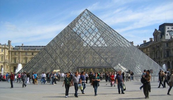 موزه‌ها و مراکز فرهنگی پاریس از امروز کار خود را از سر می‌گیرند