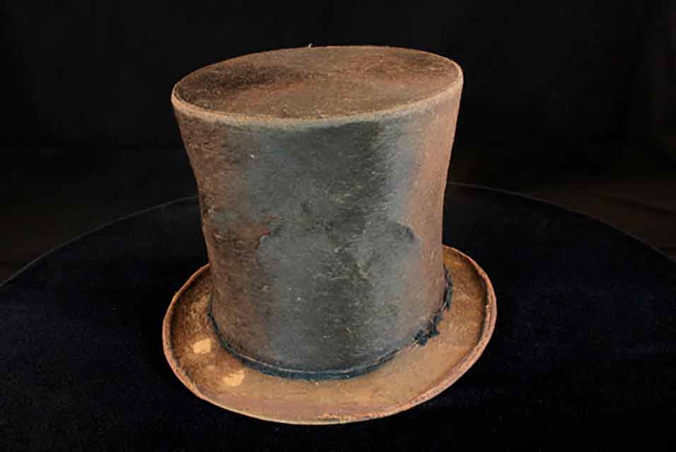 Questions raised about US museum`s Abraham Lincoln hat