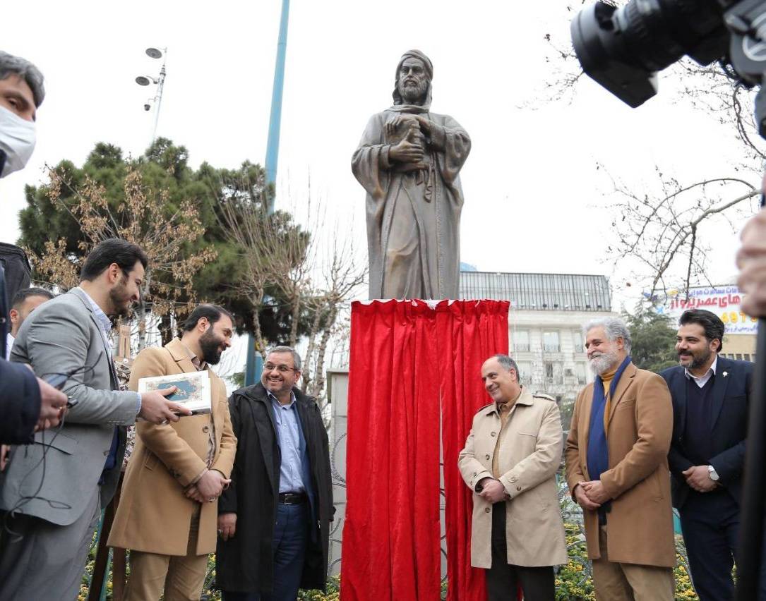 رونمایی از تندیس حکیم نظامی؛ گامی جدید در احیای فرهنگ و هویت شهری تهران