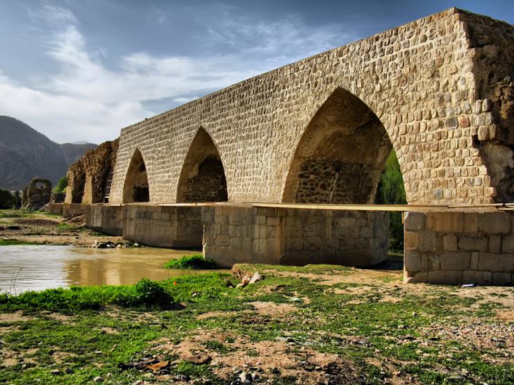آغاز مرمت پل تاریخی سیل زده کشکان در لرستان