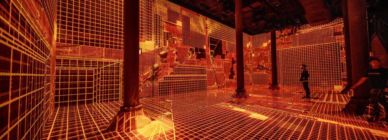 refik anadol induces a <machine hallucination> at ARTECHOUSE in new york`s chelsea market