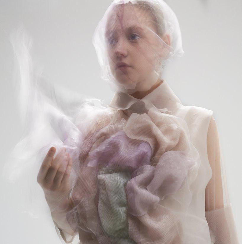 ying gao creates robotic clothing that reacts to the chromatic spectrum