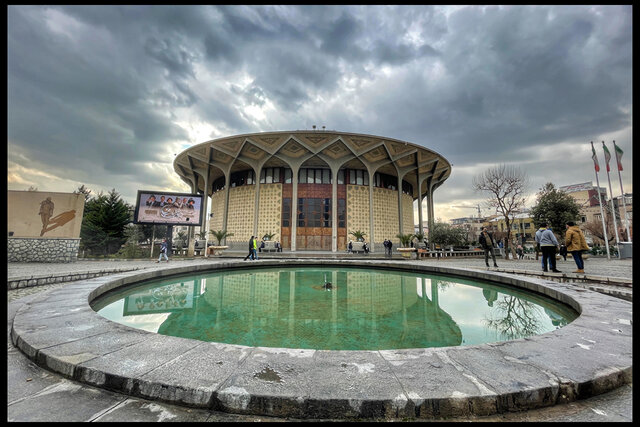 گفتگویی صریح با یک مدیر پیرامون بازسازی قلب تئاتر ایران
