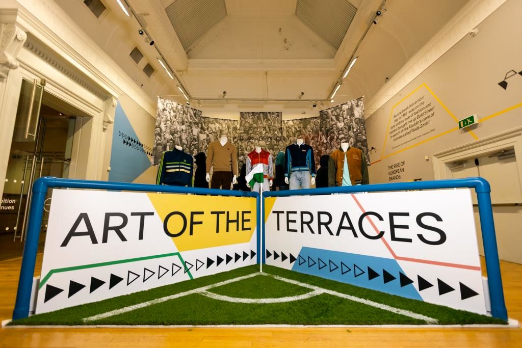 نمایش تاثیر هواداران فوتبال بر مد، هنر و فرهنگ در نمایشگاه Art of the Terraces