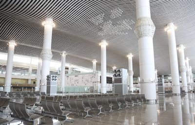 آثار هنرمندان تجسمی در فرودگاه امام خمینی (ره)
