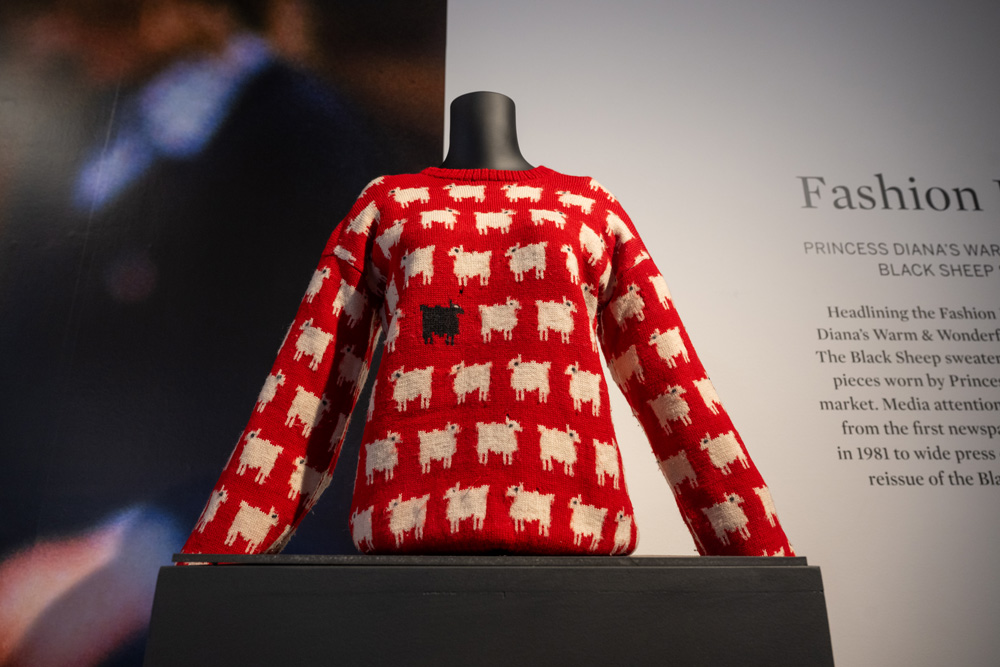 Princess Diana`s "Black Sheep" Sweater Sells for $1.1 M. at Sotheby`s