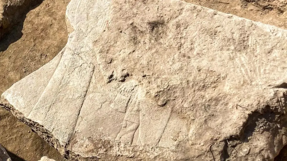 کشف نقش برجسته‌ای ۲۷۰۰ ساله از خدایان آشوری در نینوا