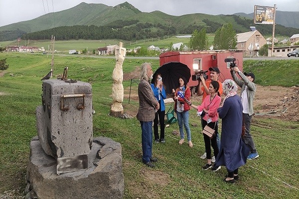 خلق اثر هنری «راز ملل» در ارمنستان توسط مجسمه ساز ایرانی
