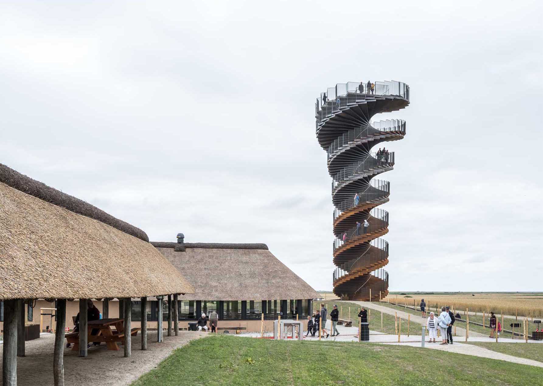 یک برج دیدبانی مارپیچ جدید در دانمارک افتتاح شد